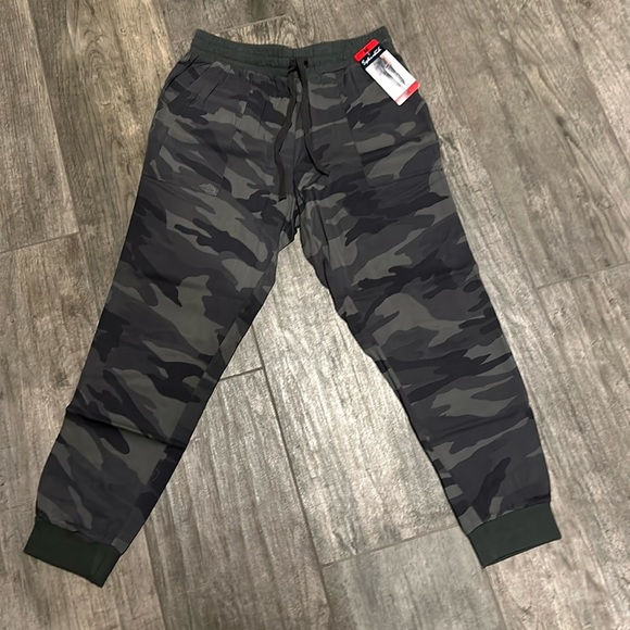 Splendid Camo joggers. - Picture 1 of 7